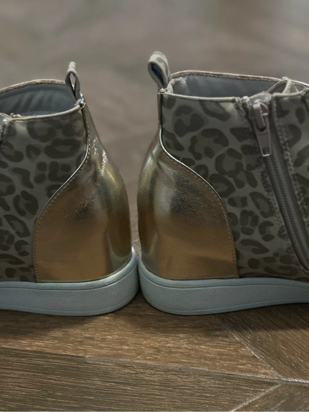 MIA Girls Leopard Print High-Top side zipper Boots in Taupe and Metallic Size 5M